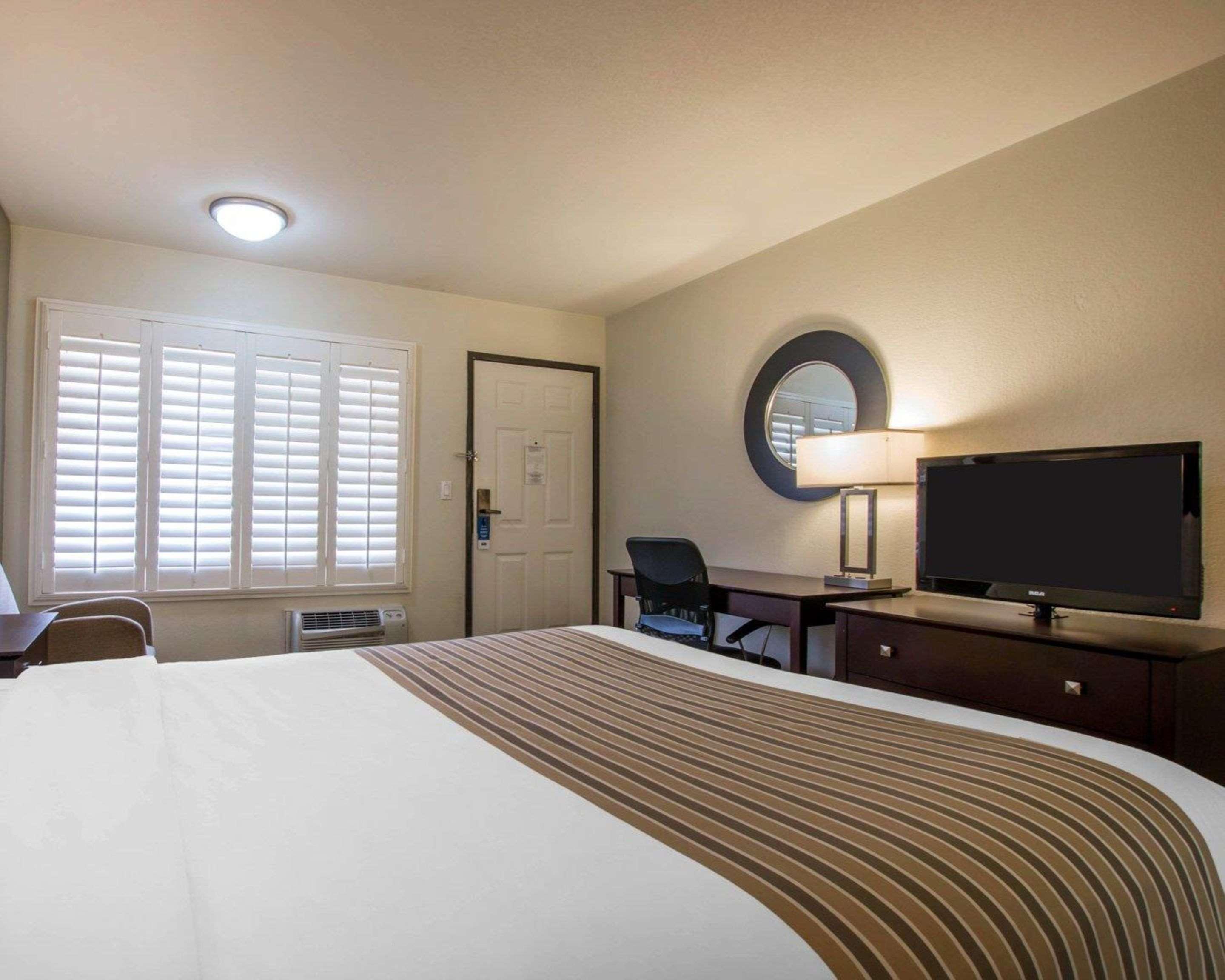 Rodeway Angeles Convention Center Inn